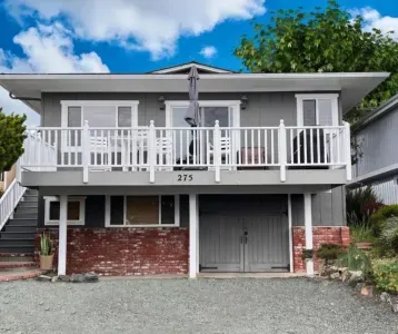 Sea View Cottage Moonstone Beach - image 2 of 19