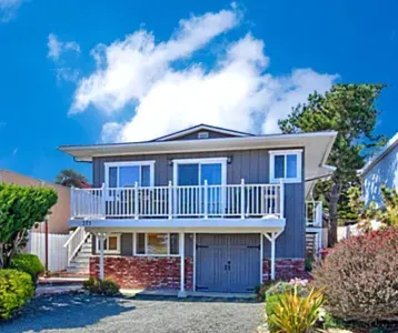 Sea View Cottage Moonstone Beach - image 1 of 19