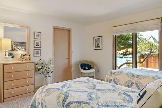 Twin Bedroom (downstairs)