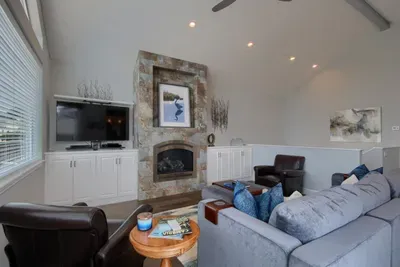 Beachside Retreat Park Hill - image 12 of 33