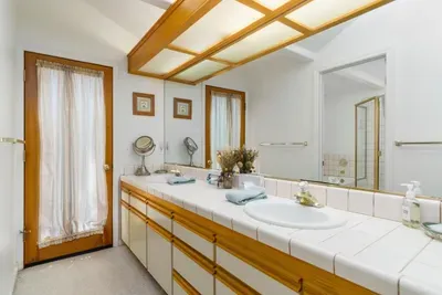 Serene Retreat Lodge Hill - image 20 of 24