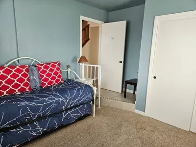 Trundle Bedroom