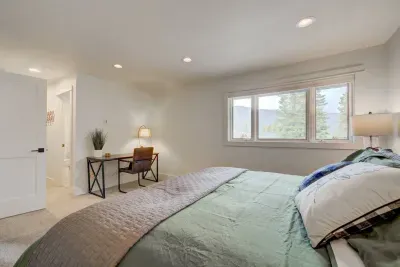 Wake up to  mountain views!