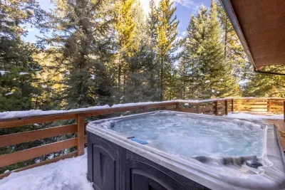 Hot tub with expansive mountain views