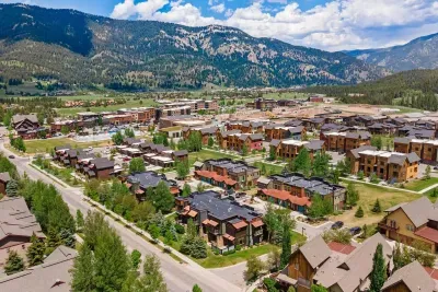 Located in Big Sky Town Center—walk to restaurants, groceries, shops, events, and the ski shuttle pickup.