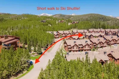 2 minute walk from the front door to the Ski Shuttle!
