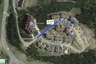Short walk from the front door of the house to the ski shuttle stop. Check winter shuttle schedules at skylinebus.com