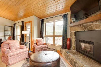 Bright, open, with mountain views!