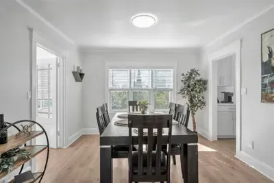 Bay-Area Escape w/ Driveway Parking – Sleeps 8