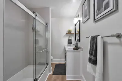Bay-Area Escape w/ Driveway Parking – Sleeps 8