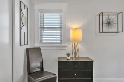 Bay-Area Escape w/ Driveway Parking – Sleeps 8