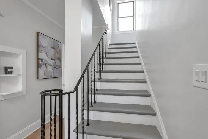 Bay-Area Escape w/ Driveway Parking – Sleeps 8 - image 15 of 40