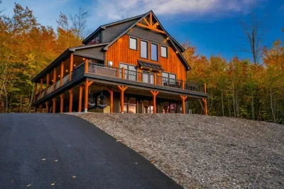 The Skyline Estate with immaculate views and amenities!