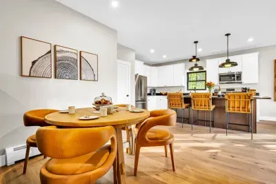 Comfort, quality, luxury.  That is what you get when you stay at The Skyline Estate!