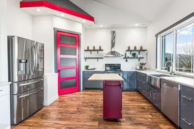 Who's taking the "chef" title for the week!?  Its up for grabs as guests can take advantage of the full chefs kitchen that awaits!

Supermarket Ingles only 3 minutes away, including grocery, meat, produce, deli and bakery!