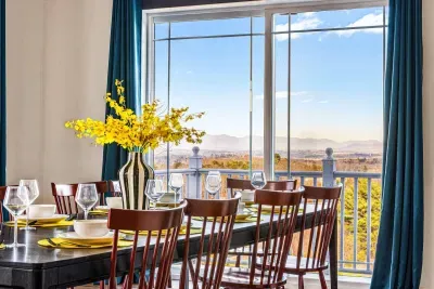 Luxury dining with unforgettable mountain views at the banquet table!
