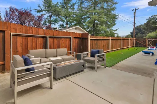 Backyard / Firepit