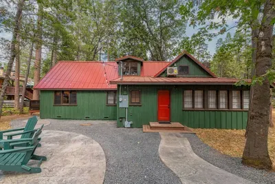 The Gingerbread House | Sauna, HotTub, Lake Access - image 49 of 89