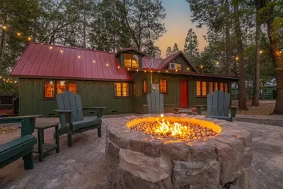 The Gingerbread House | Sauna, HotTub, Lake Access - image 41 of 89