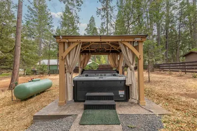 The Gingerbread House | Sauna, HotTub, Lake Access - image 53 of 89
