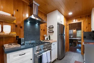 The Gingerbread House | Sauna, HotTub, Lake Access - image 27 of 89