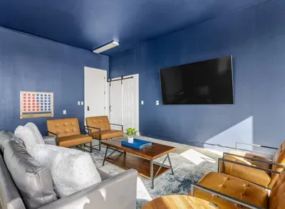 Game Room - Pool Table, Connect 4, TV and Lounge Area