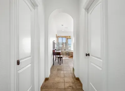 En Suite Master Bathroom