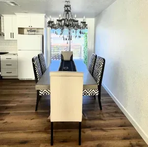 Quiet 6BR Near The Strip• Ideal for Remote Work