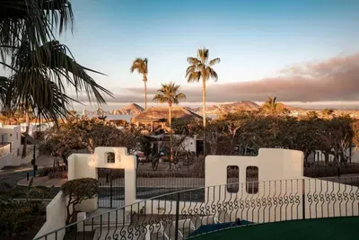 Casa Reyes -6 Bedroom- Heated Pool & Beach Access