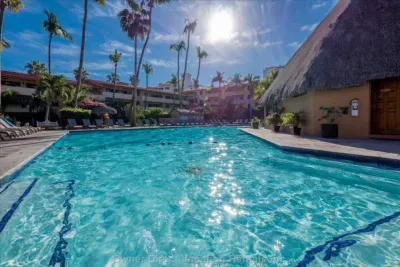 Walk to Medano Beach, Marina & all Cabo Best Spots