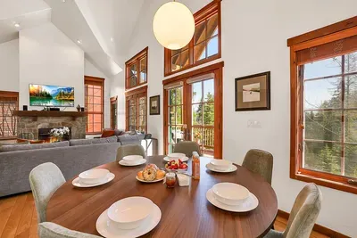 Gather & Feast: The dining room comfortably seats six, creating the perfect setting for family meals or intimate dinners with friends. 🍽️🕯️ What's your favorite dish to share?
