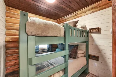 Sturdy Amish-built custom Q/Q bunks + real mattresses make the bunkroom the favorite crash‑pad for kids, cousins, or a couple trail‑tired grown‑ups. Close quarters in here--can sleep 4 but may be best suited for two adults plus their provisions