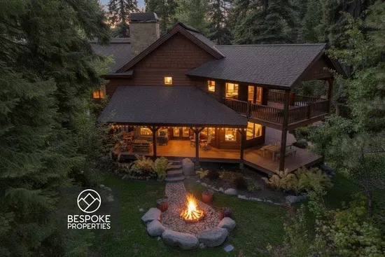 Bush Lodge: A traditional alpine lodge built for boots by the door and wood on the fire