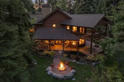 Bush Lodge: A traditional alpine lodge built for boots by the door and wood on the fire