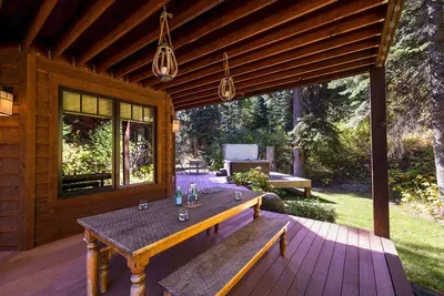 Deck dinners that last long after the sun dips behind the ridge.