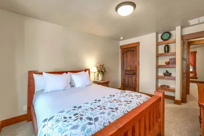 A home base that makes it easy to settle in for a weekend or a few weeks.