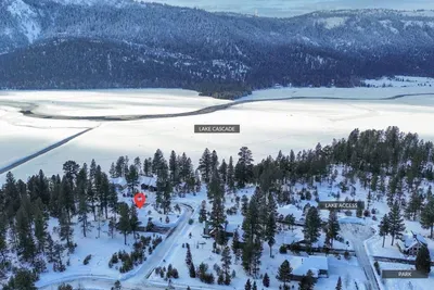 Non‑motorized side of Lake Cascade nearby—perfect for peaceful paddling, shore walks, and winter snowshoeing