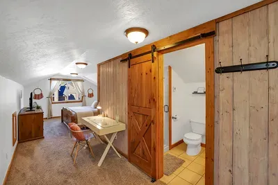 Ideal for remote work weeks: fast access to adventure with a quiet place to log in