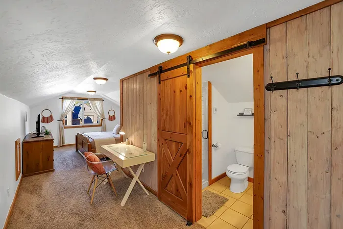 Ideal for remote work weeks: fast access to adventure with a quiet place to log in