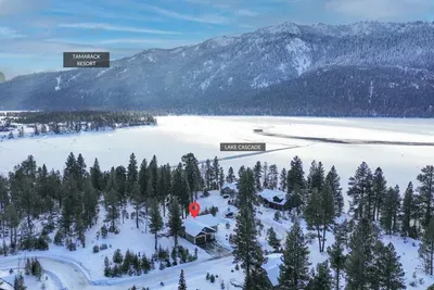 Skip the slopeside condo: spread out in a full 5BR home with an easy 4‑mile drive to Tamarack.