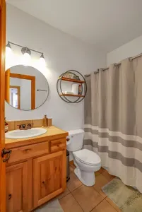 Three full bathrooms mean less waiting and smoother starts on powder mornings