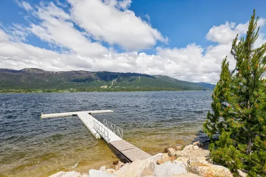 Less than a 5-minute walk to the neighborhood dock, making spontaneous swims and sunset walks effortless.