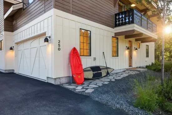 Skip the rental hassle—launch the included kayak and SUP from the nearby dock or boat ramp and experience the lake at a slower, more peaceful pace.