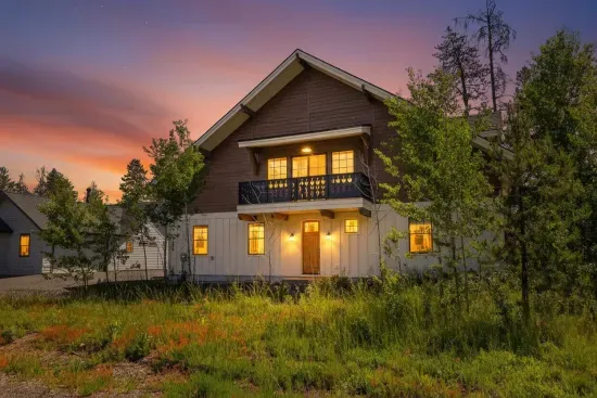 Stillwater Inn offers the privacy of a whole home with the ambiance of a small, well-run B&B—reserved just for your group.