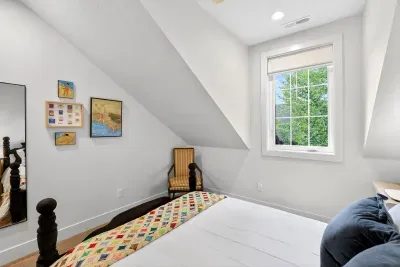 Together, the three queen bedrooms upstairs provide flexible, high-comfort sleeping for friends, siblings, or adult children returning to Stillwater Inn year after year.