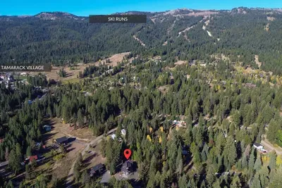 Knotty Pines is about as close as you can get to Tamarack Resort without actually being in Tamarack Resort--perfect for those traveling with a boat/RV/UTV/snowmobiles who are still looking to golf/ski/hike/bike/dine in the resort