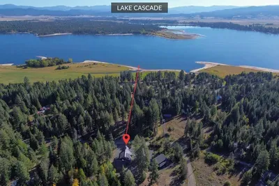 Straight-shot quick access to Lake Cascade and the West Mountain state parks/campgrounds, with a boat launch just minutes away at Poison Creek campground. The RV dump station also straight ahead on West Mountain Rd