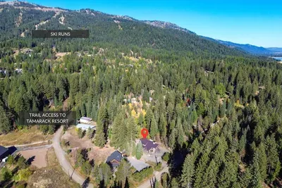 Being on the border of Tamarack means you can hike, snowshoe, or ski from the neighborhood into the resort, then come back to your own quiet corner