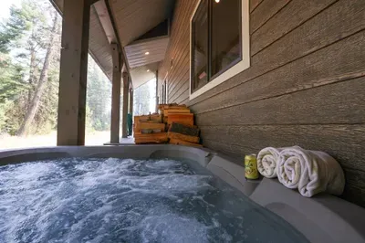 Relax and enjoy the sounds of nature (firewood available for guest use)