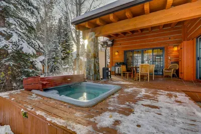 Enjoy a morning soak or après into the evening with your own private hot tub, as well as an outdoor meal from the propane BBQ